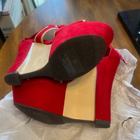 Red Liliana faux suede heels New Without Box - Picture 4 of 8